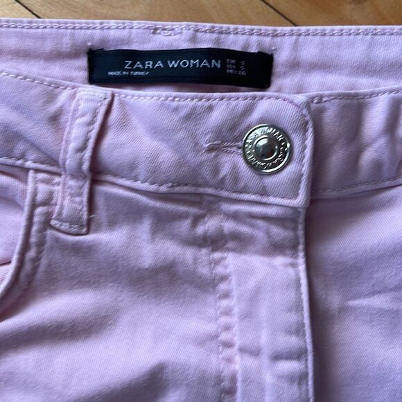 Zara light pink cropped ruffle side slit hem jeans. Size small. - Picture 5 of 6